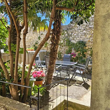 Forever Oasis Apartman